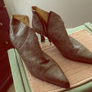 Fabulous SNAKE SKIN Ankle Shoe Boots